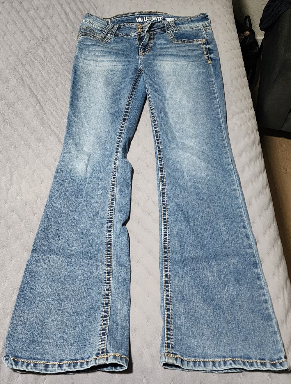 Wallflower Luscious Curvy Fit Bootcut Jeans Size 9 Embellished Pockets